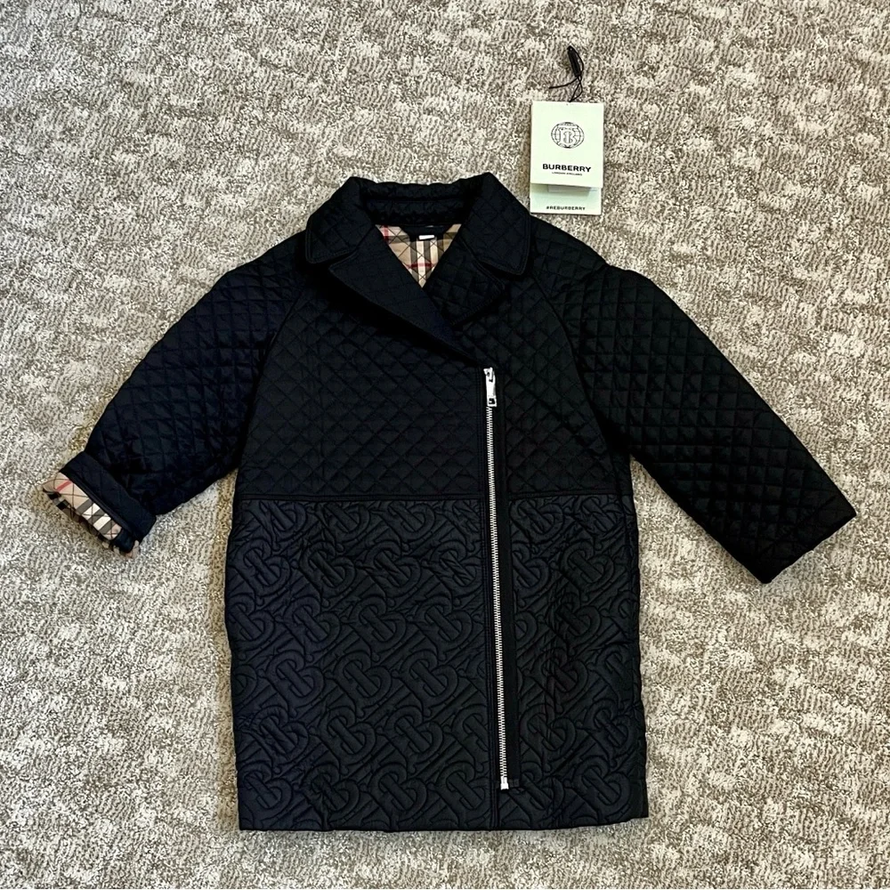 Burberry Girls’ Gia Cocoon Black TB Monogram Quilted Coat/Check Interior—6Y - Picture 4 of 16